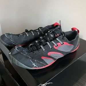 MERRELL TRUEGLOVE IN BLACK/MOLTON LAVA MENS Sz 12 ZERO DROP BAREFOOT RUNNING